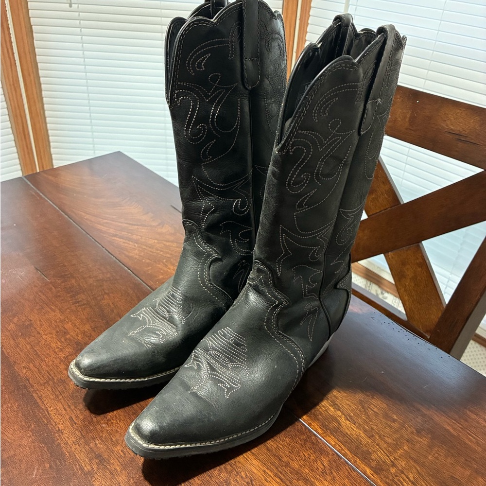 Shoes For Crews 8.5 Black Western Boots with Embroidered Stitching